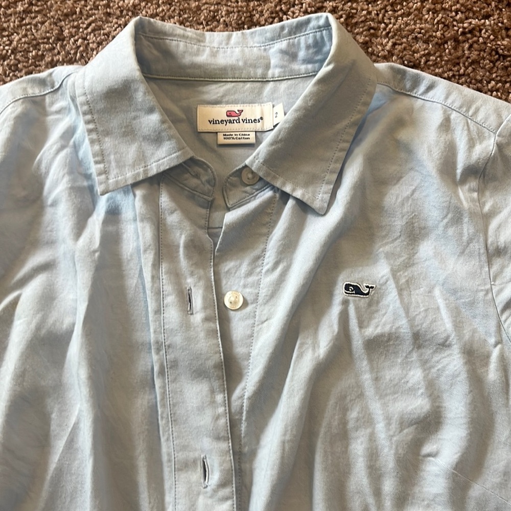 Vineyard vines blue Oxford button up